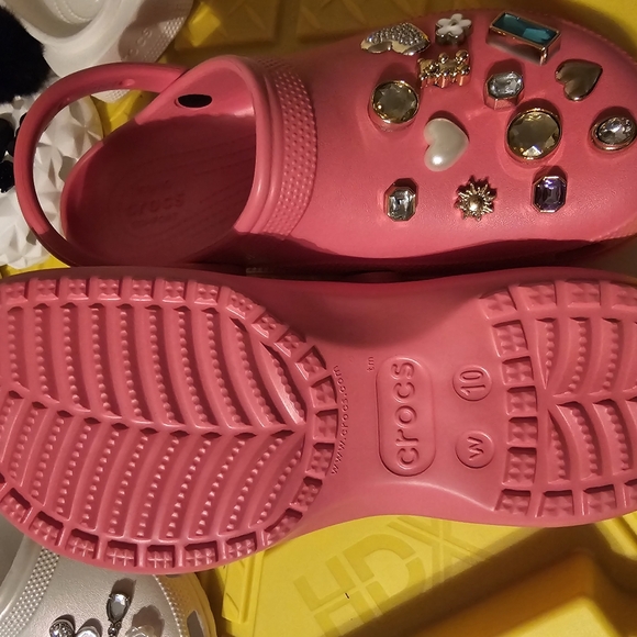 💖NEW Pink Croc Clogs! Comfort and Custom Style.💖 - Picture 2 of 9